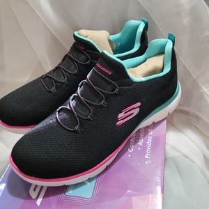 NWT*Skechers Womens Shoes
